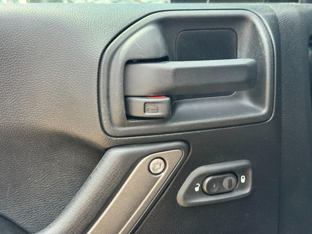 Jeep Wrangler Unlimited Vehicle Image 15