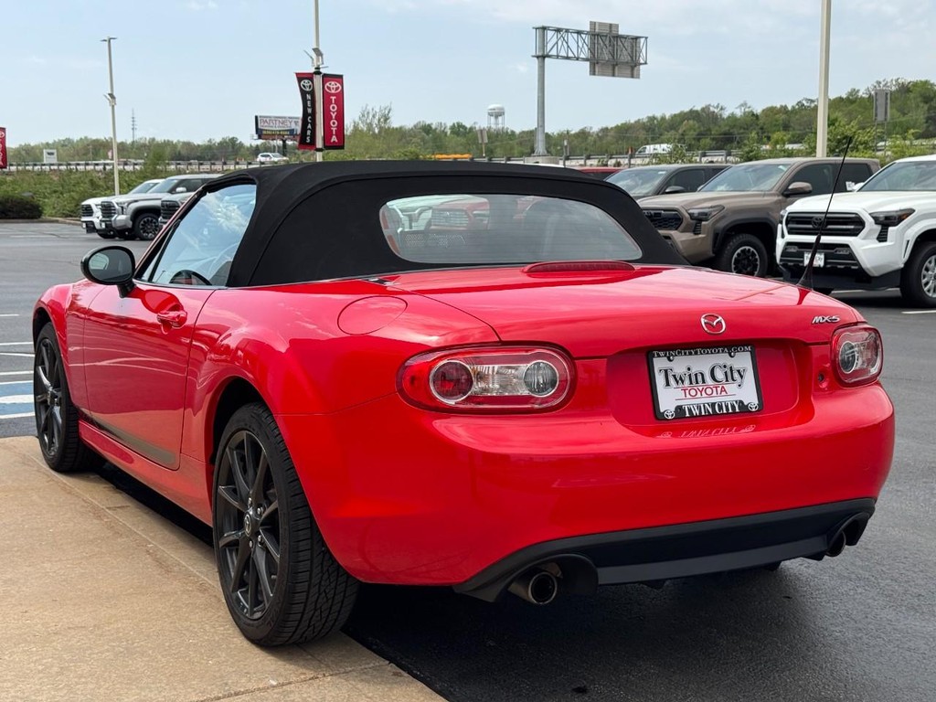 Mazda MX-5 Miata Vehicle Image 7