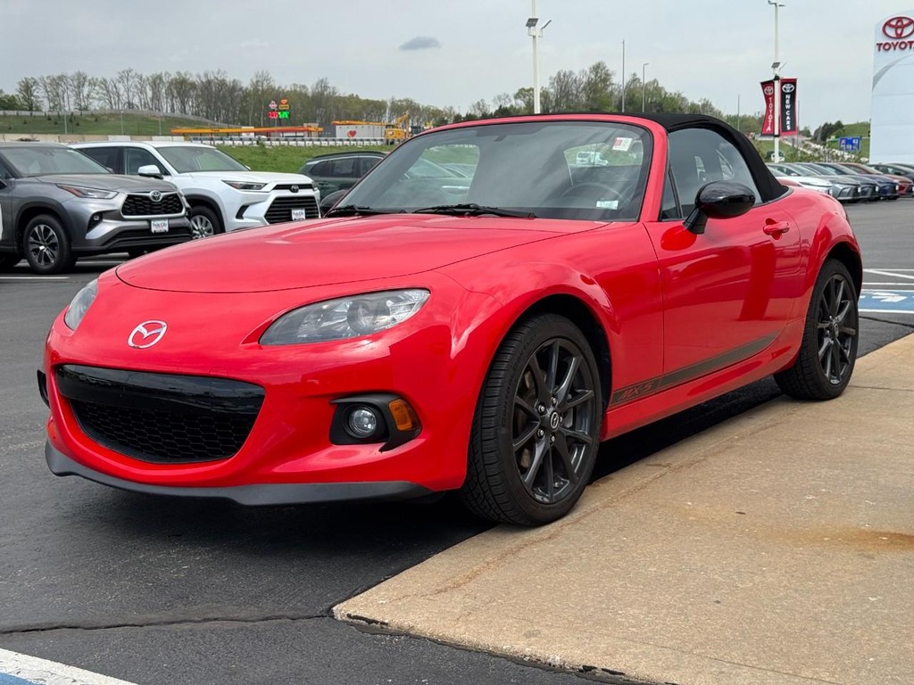 Mazda MX-5 Miata Vehicle Image 9