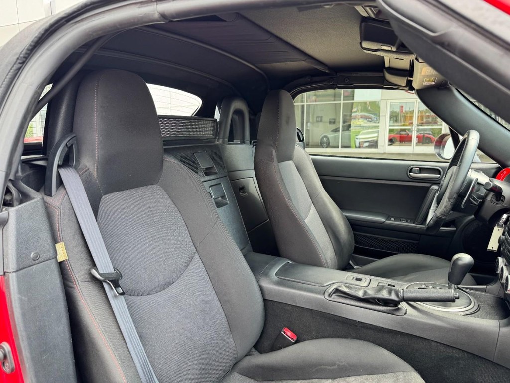 Mazda MX-5 Miata Vehicle Image 11