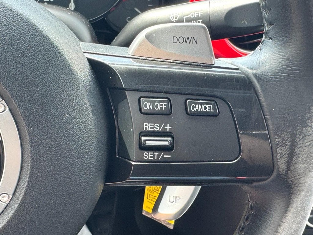 Mazda MX-5 Miata Vehicle Image 17