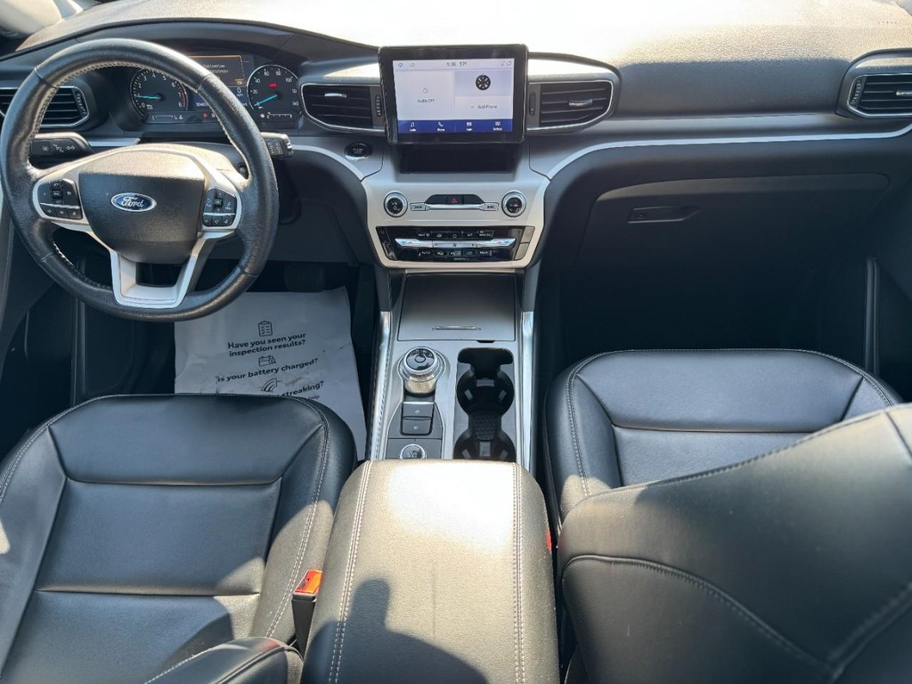 Ford Explorer Vehicle Image 12