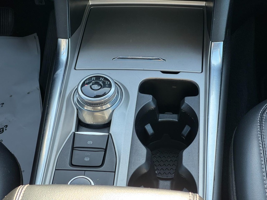 Ford Explorer Vehicle Image 15