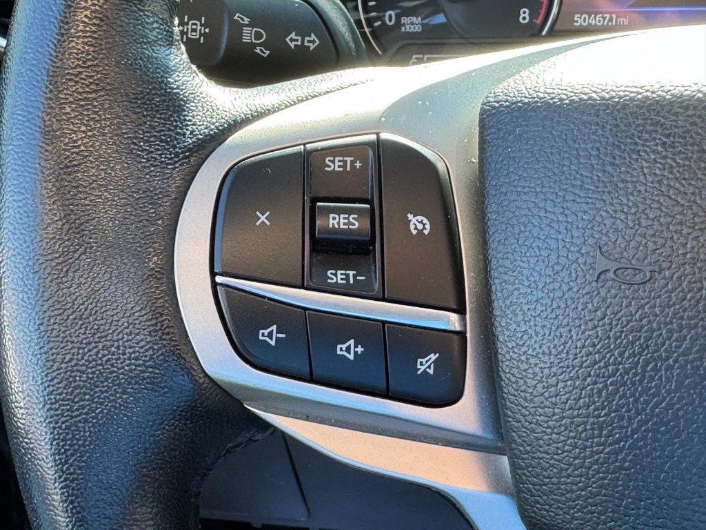 Ford Explorer Vehicle Image 19