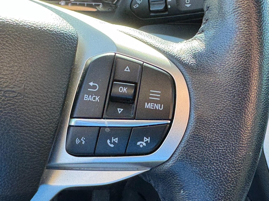 Ford Explorer Vehicle Image 20