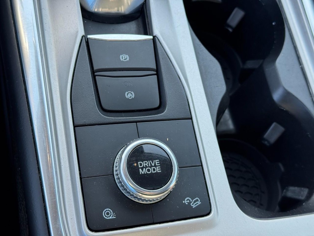 Ford Explorer Vehicle Image 24