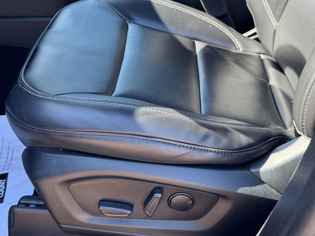 Ford Explorer Vehicle Image 27