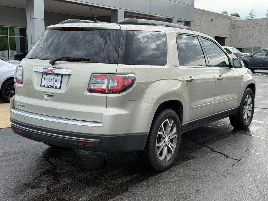 GMC Acadia Vehicle Image 3