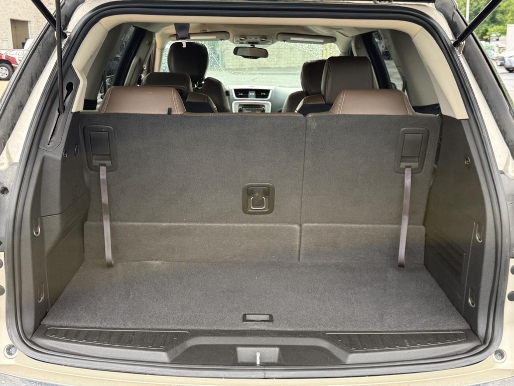 GMC Acadia Vehicle Image 4