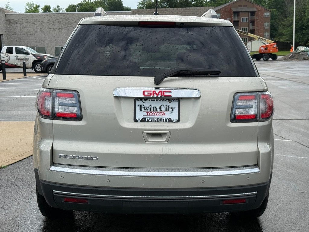 GMC Acadia Vehicle Image 5