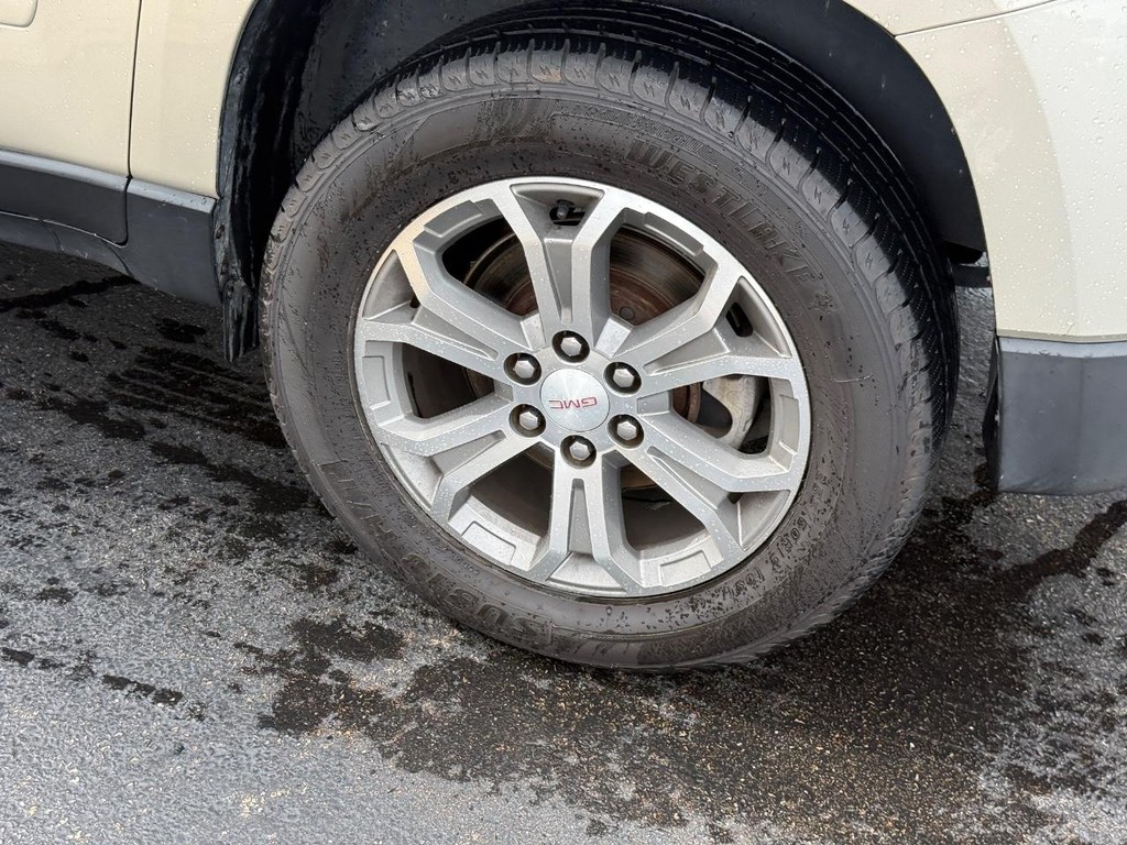 GMC Acadia Vehicle Image 7