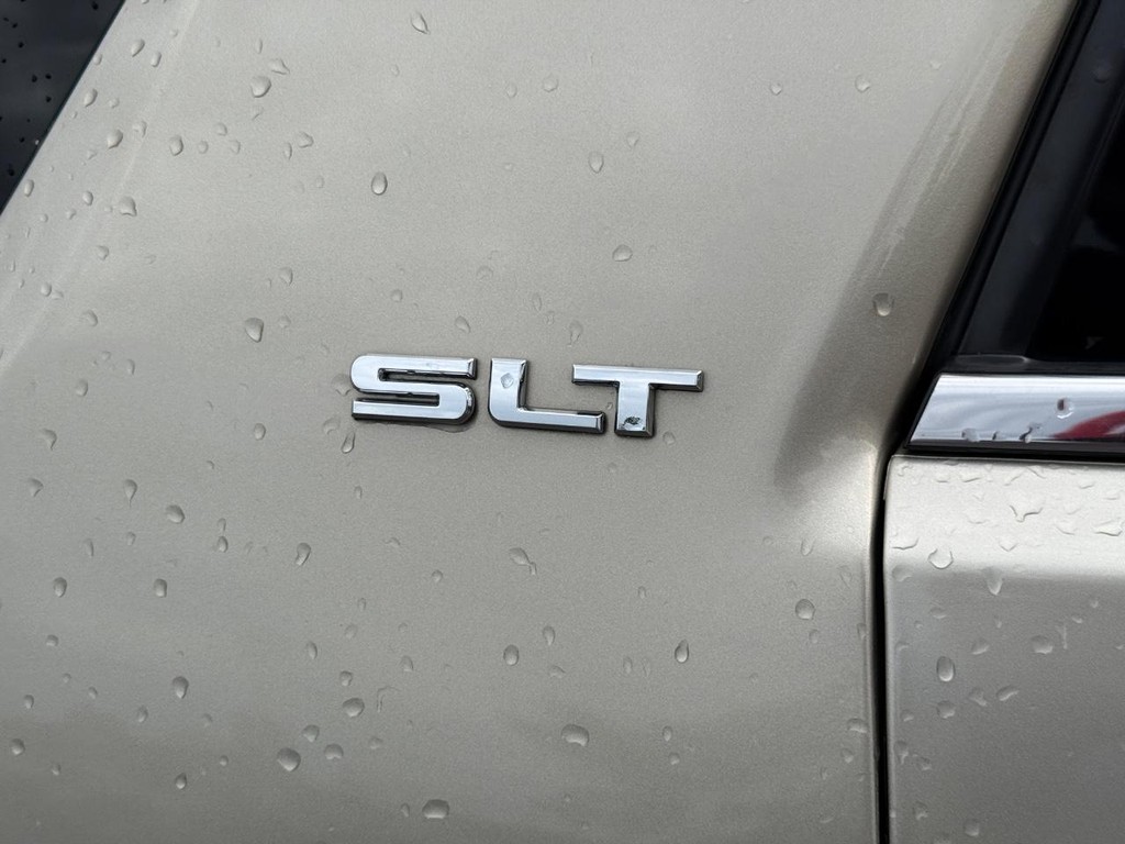 GMC Acadia Vehicle Image 10