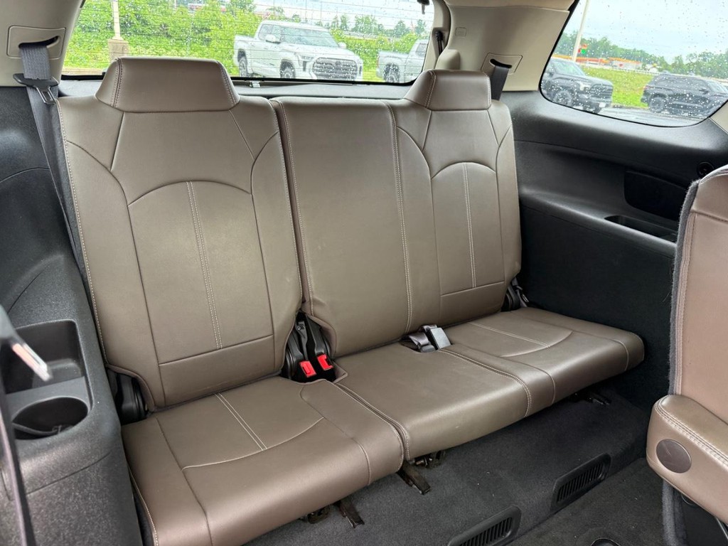 GMC Acadia Vehicle Image 11
