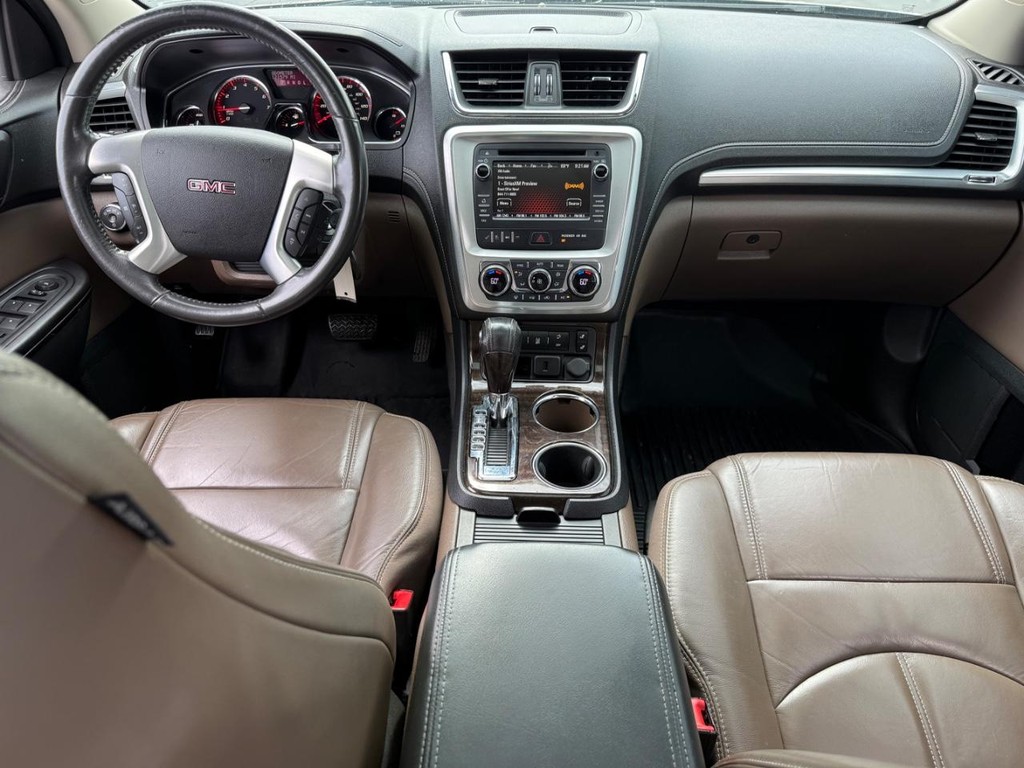 GMC Acadia Vehicle Image 14