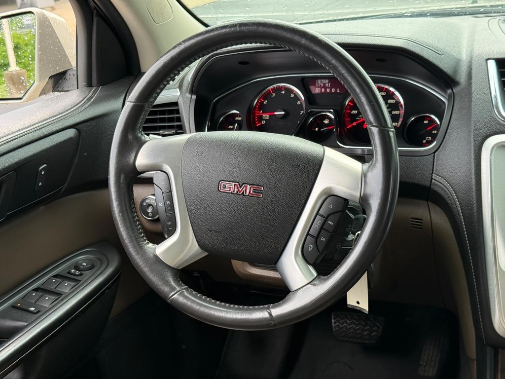 GMC Acadia Vehicle Image 15