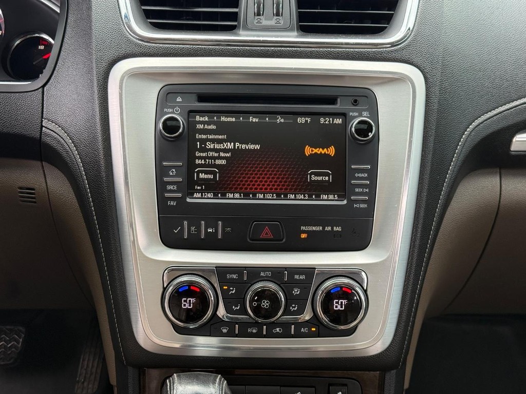 GMC Acadia Vehicle Image 16