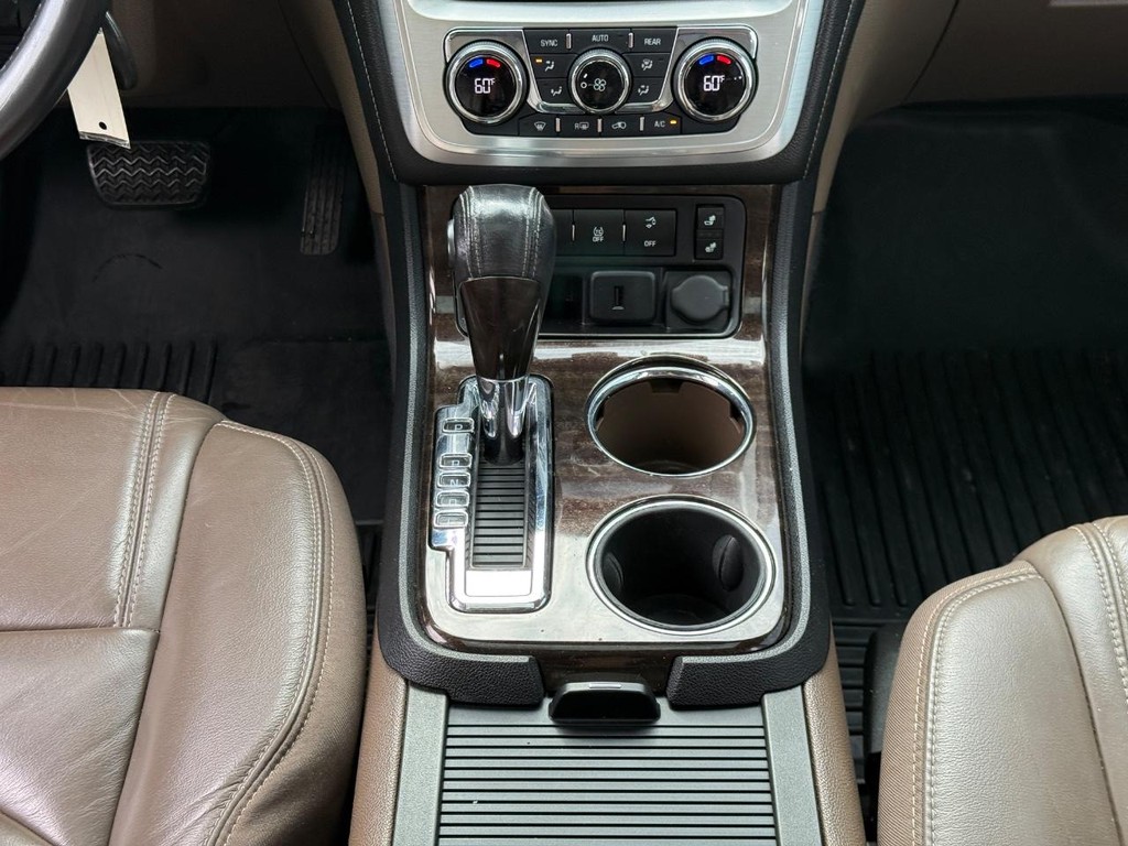 GMC Acadia Vehicle Image 17