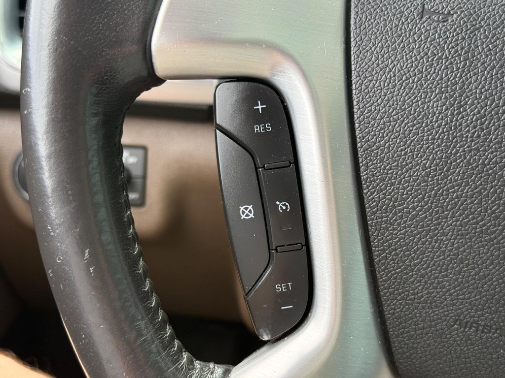 GMC Acadia Vehicle Image 21