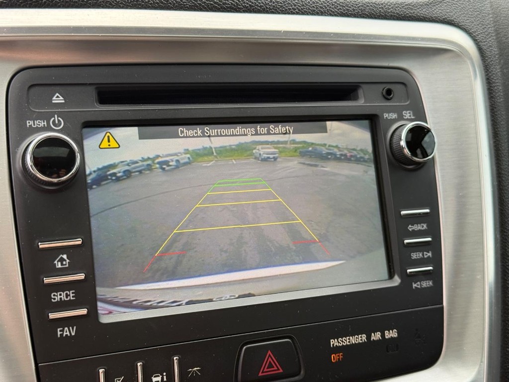 GMC Acadia Vehicle Image 25