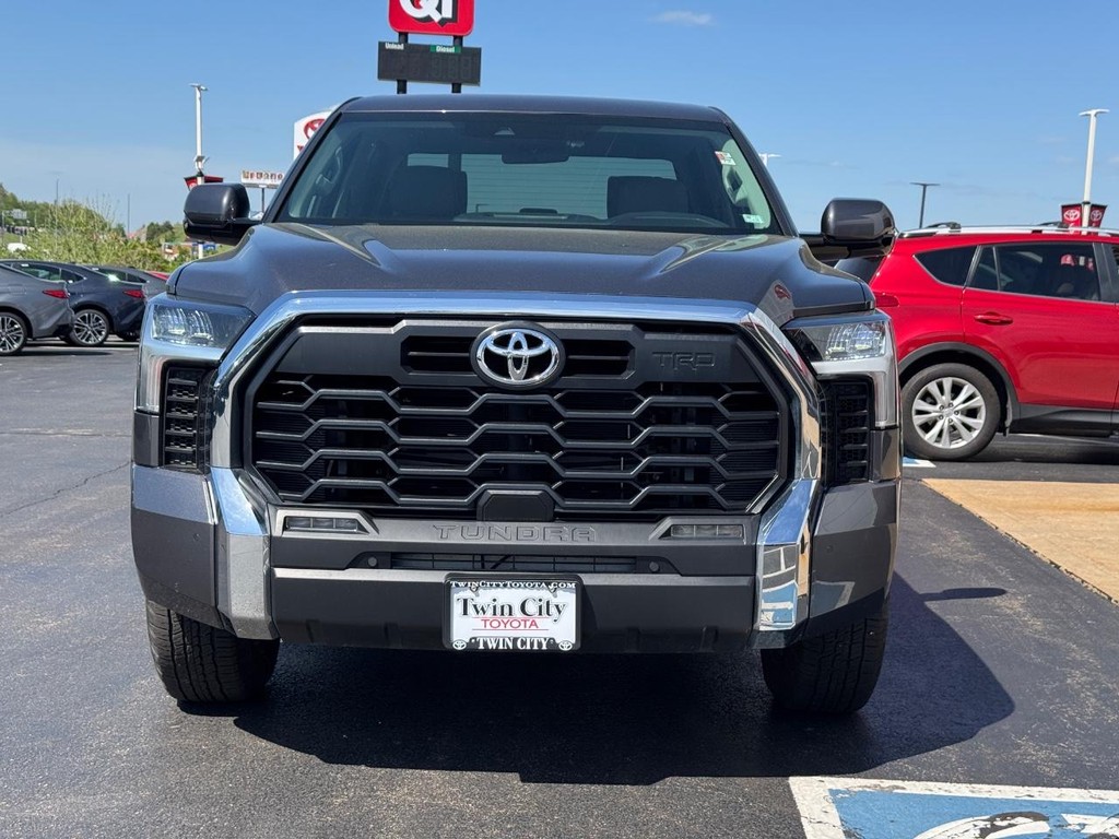Toyota Tundra 4WD Vehicle Image 9