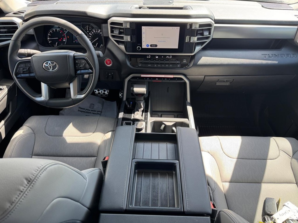 Toyota Tundra 4WD Vehicle Image 12