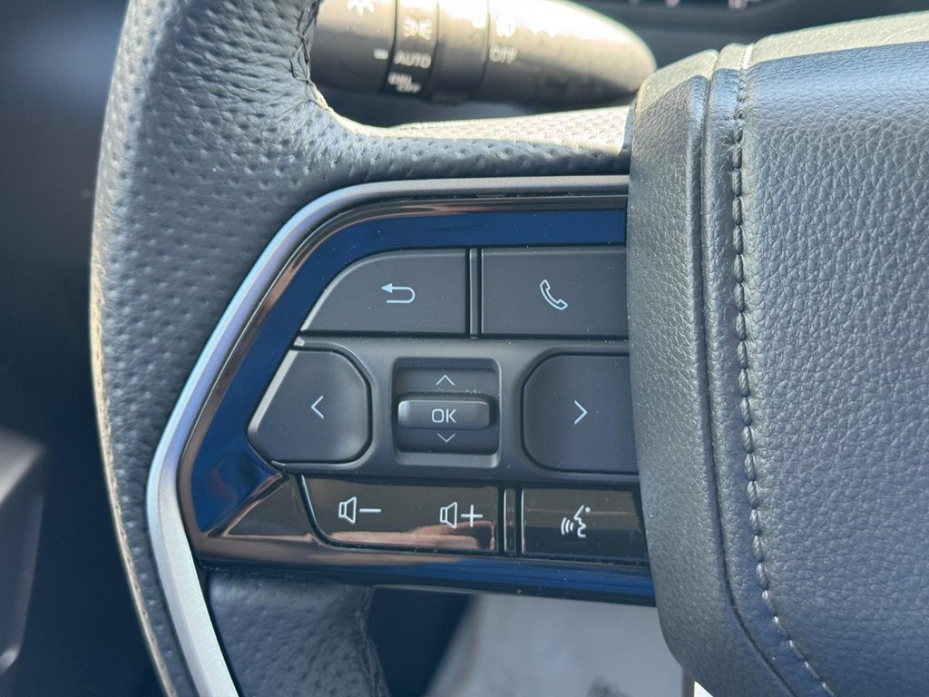 Toyota Tundra 4WD Vehicle Image 17