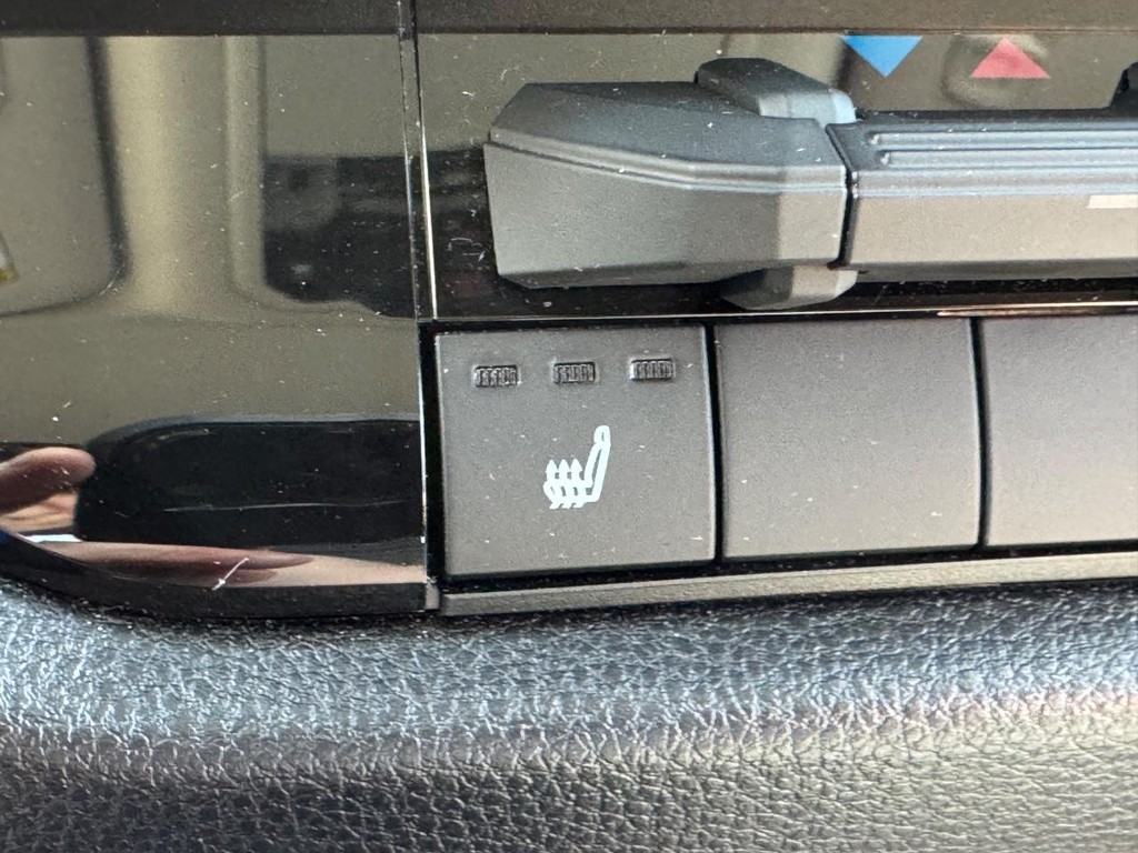 Toyota Tundra 4WD Vehicle Image 20
