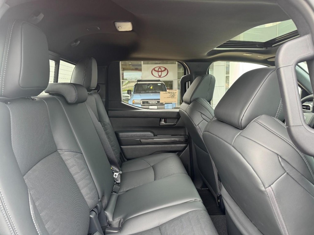 Toyota Tacoma 4WD Vehicle Image 6