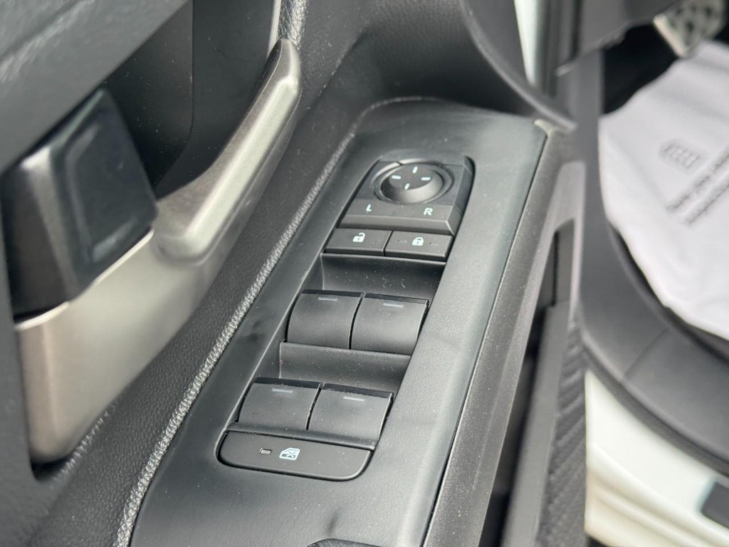 Toyota Tacoma 4WD Vehicle Image 10