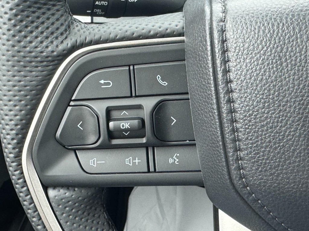 Toyota Tacoma 4WD Vehicle Image 12