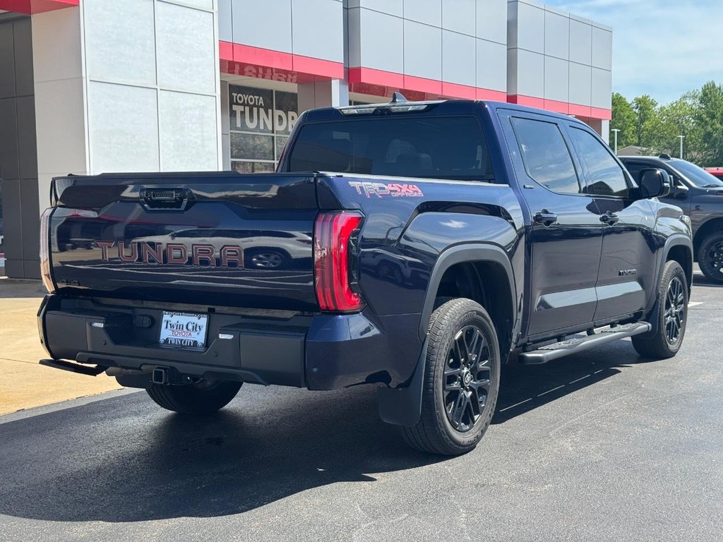 Toyota Tundra 4WD Vehicle Image 3