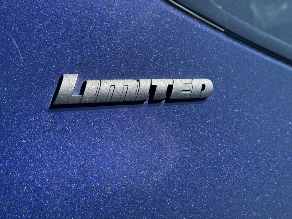 Toyota Tundra 4WD Vehicle Image 5