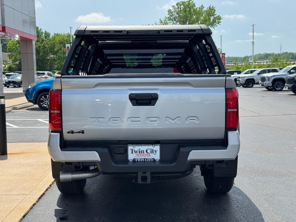 Toyota Tacoma 4WD Vehicle Image 5