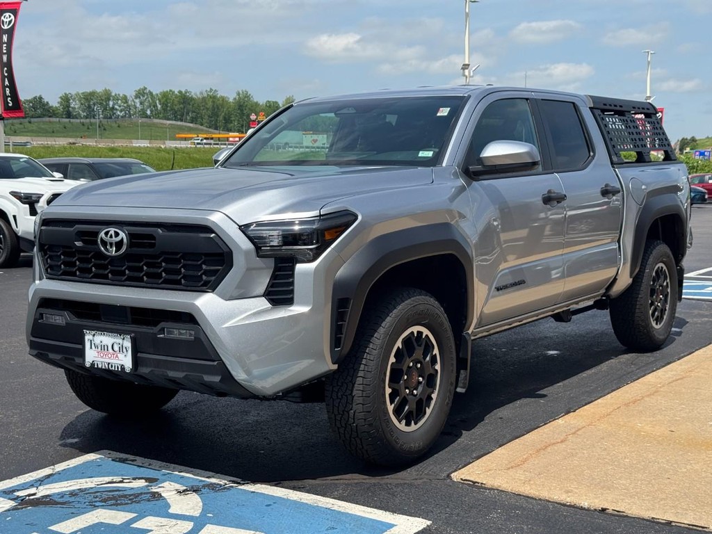 Toyota Tacoma 4WD Vehicle Image 8