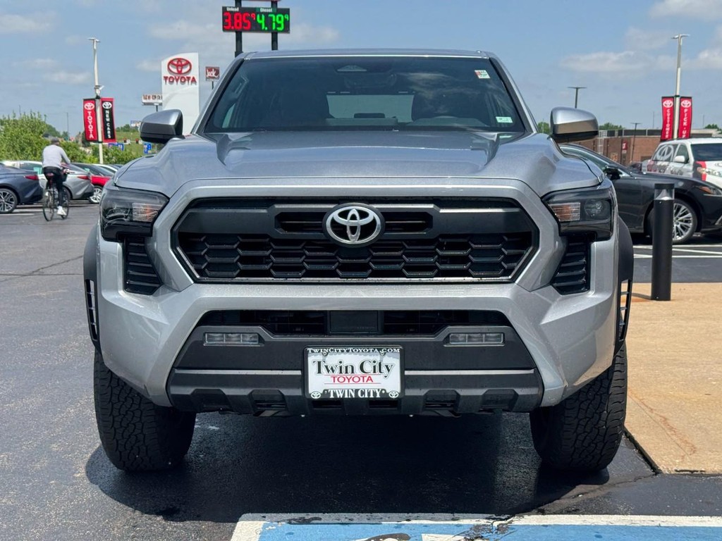 Toyota Tacoma 4WD Vehicle Image 9
