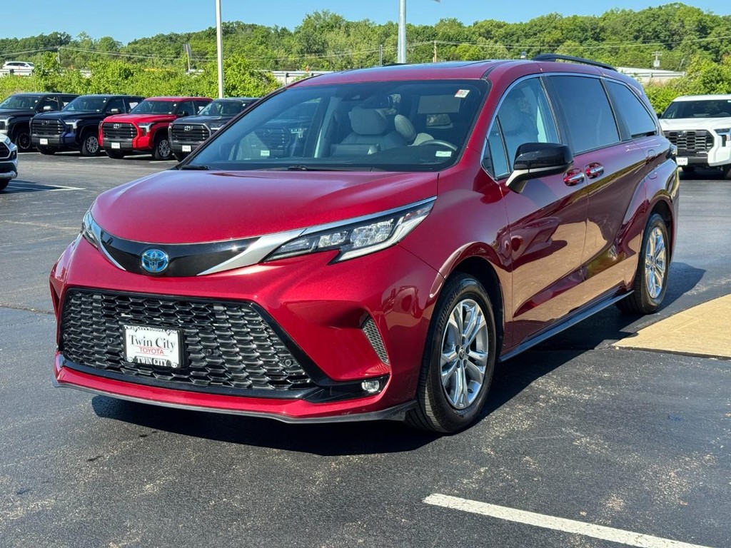 Toyota Sienna Vehicle Image 8