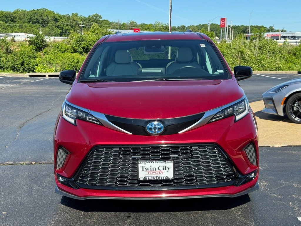 Toyota Sienna Vehicle Image 9