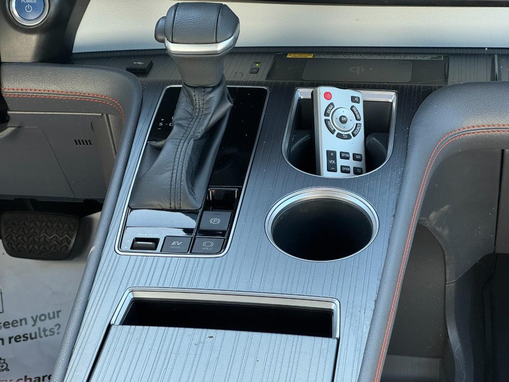 Toyota Sienna Vehicle Image 15