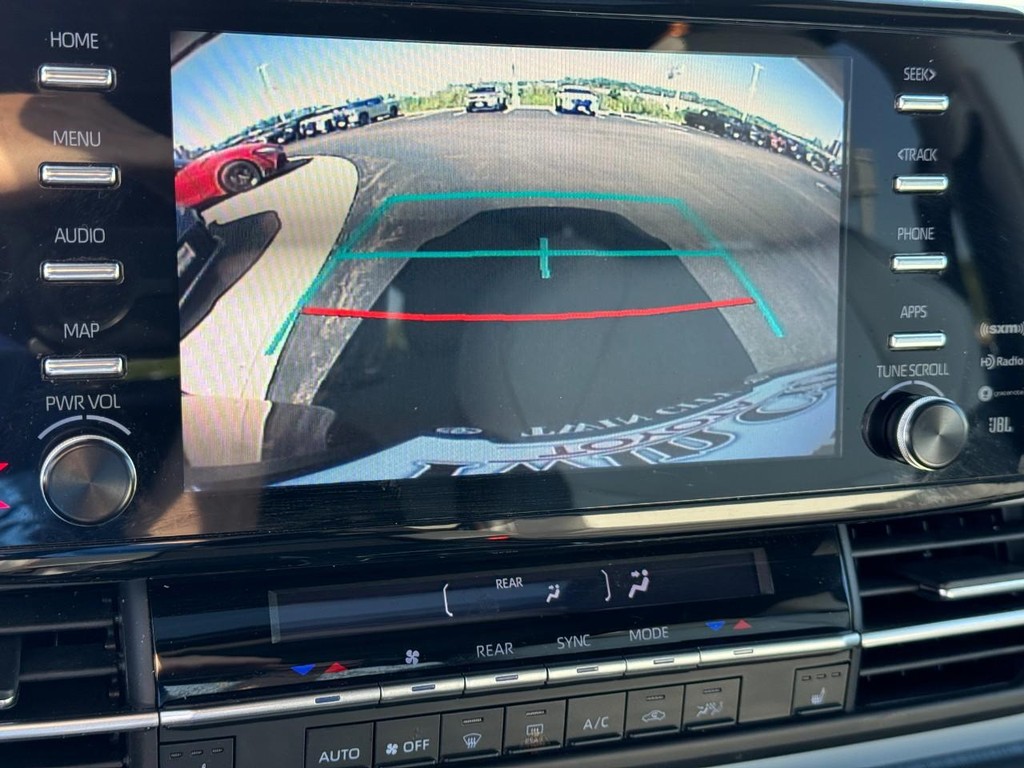 Toyota Sienna Vehicle Image 23