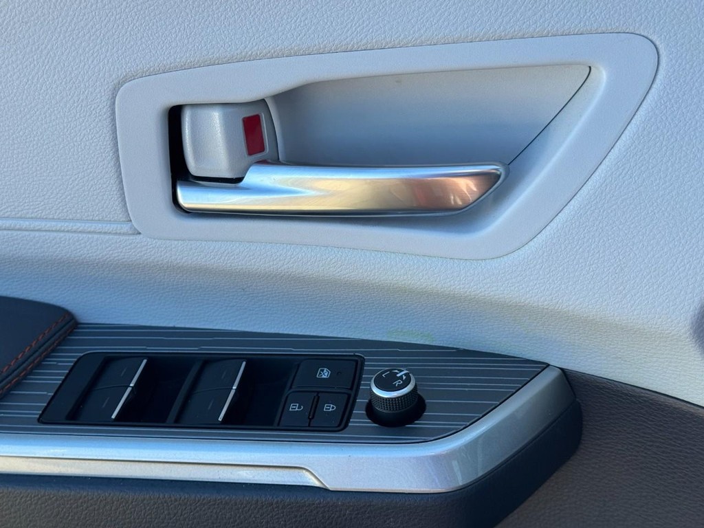 Toyota Sienna Vehicle Image 25