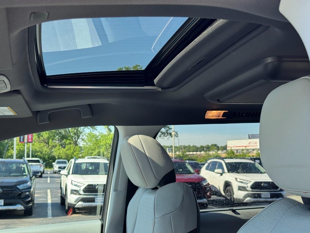 Toyota Sienna Vehicle Image 26