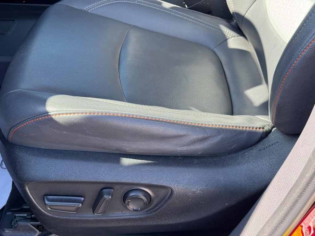 Toyota Sienna Vehicle Image 27