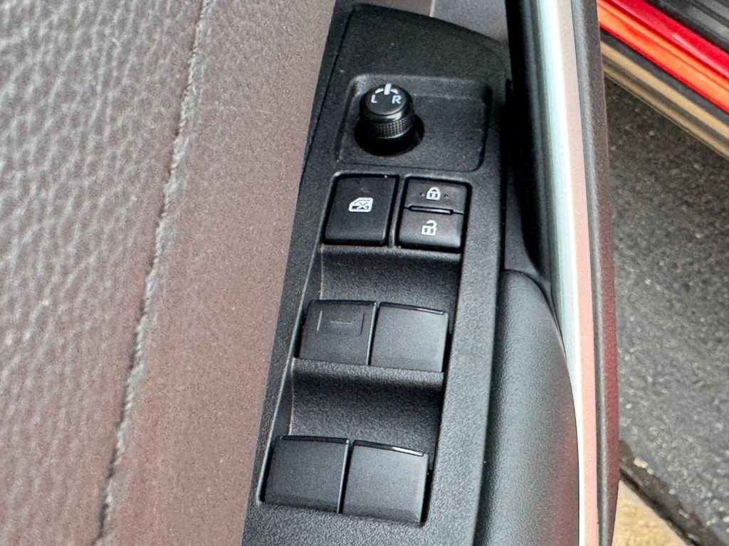 Toyota Corolla Cross Vehicle Image 15