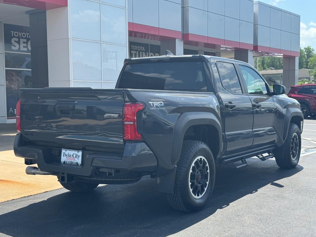 Toyota Tacoma 4WD Vehicle Image 3