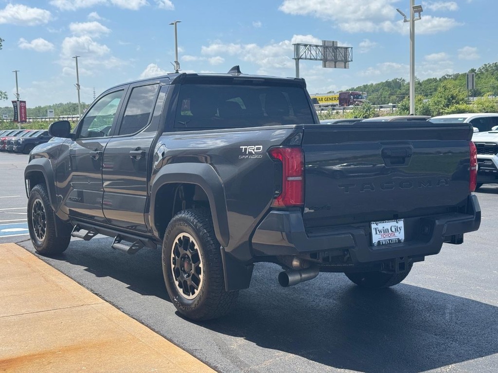 Toyota Tacoma 4WD Vehicle Image 6