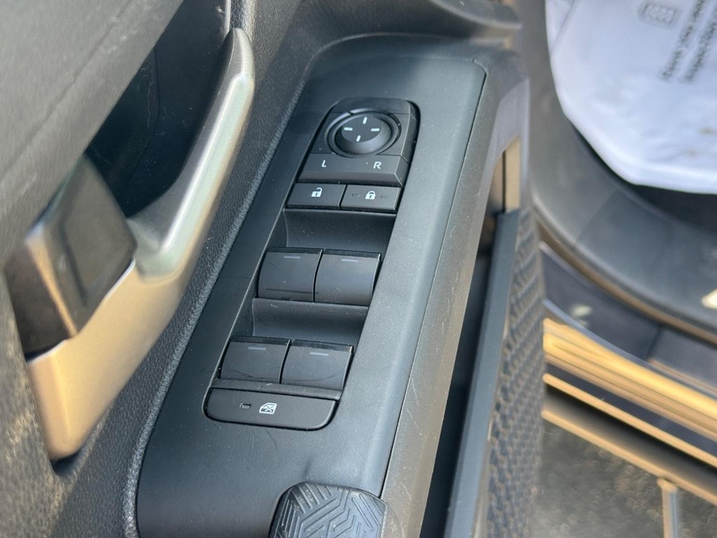 Toyota Tacoma 4WD Vehicle Image 14