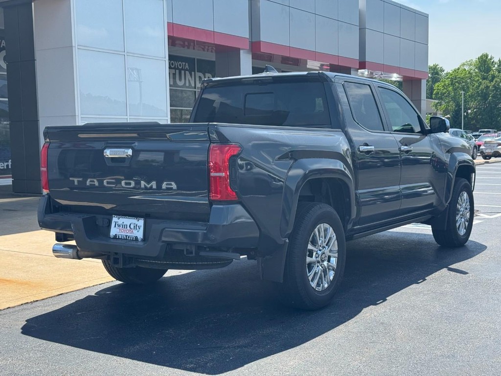 Toyota Tacoma 4WD Vehicle Image 3
