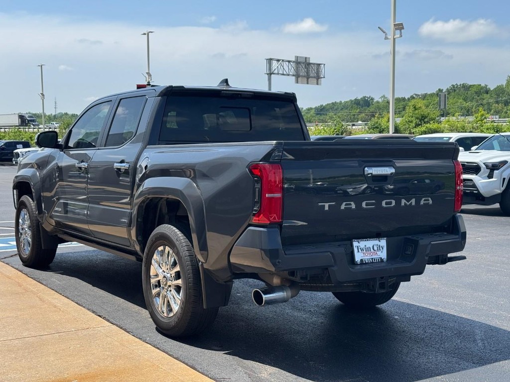 Toyota Tacoma 4WD Vehicle Image 6