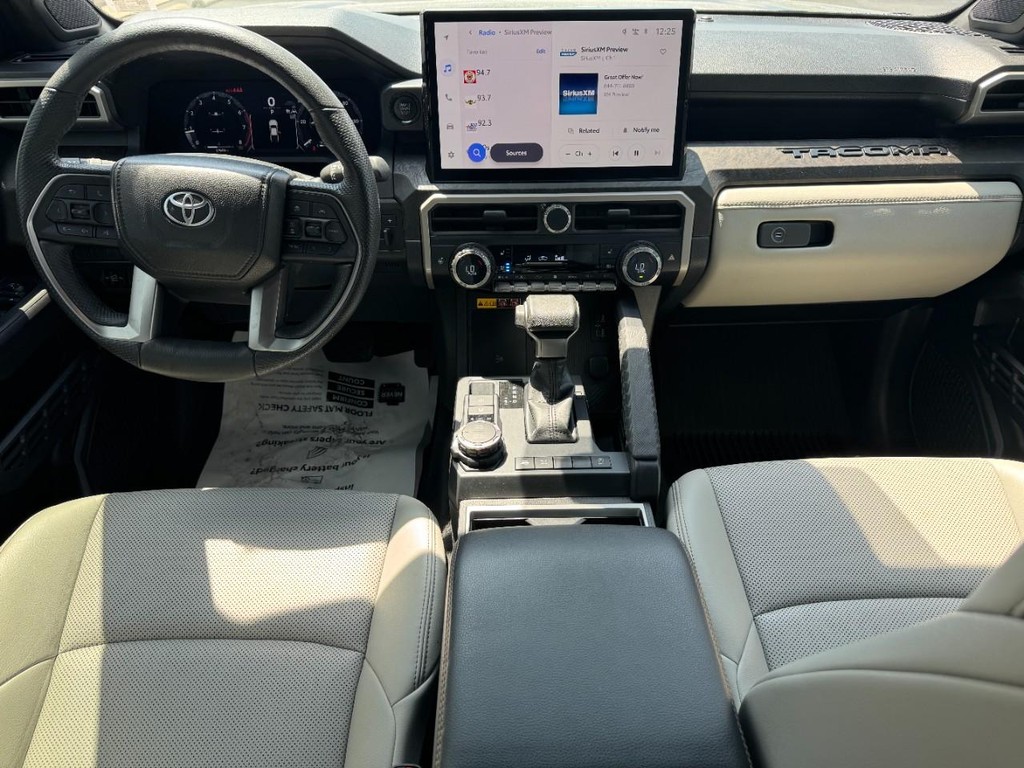 Toyota Tacoma 4WD Vehicle Image 11