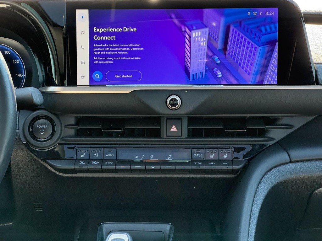 Toyota Crown Vehicle Image 13